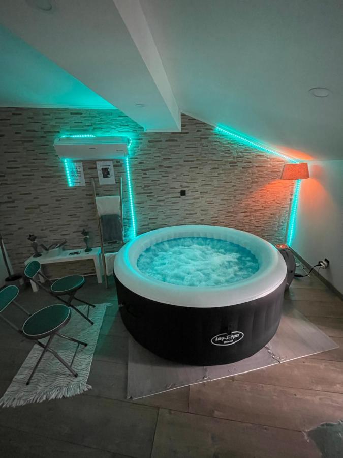 Love'Room Треб Екстер'єр фото