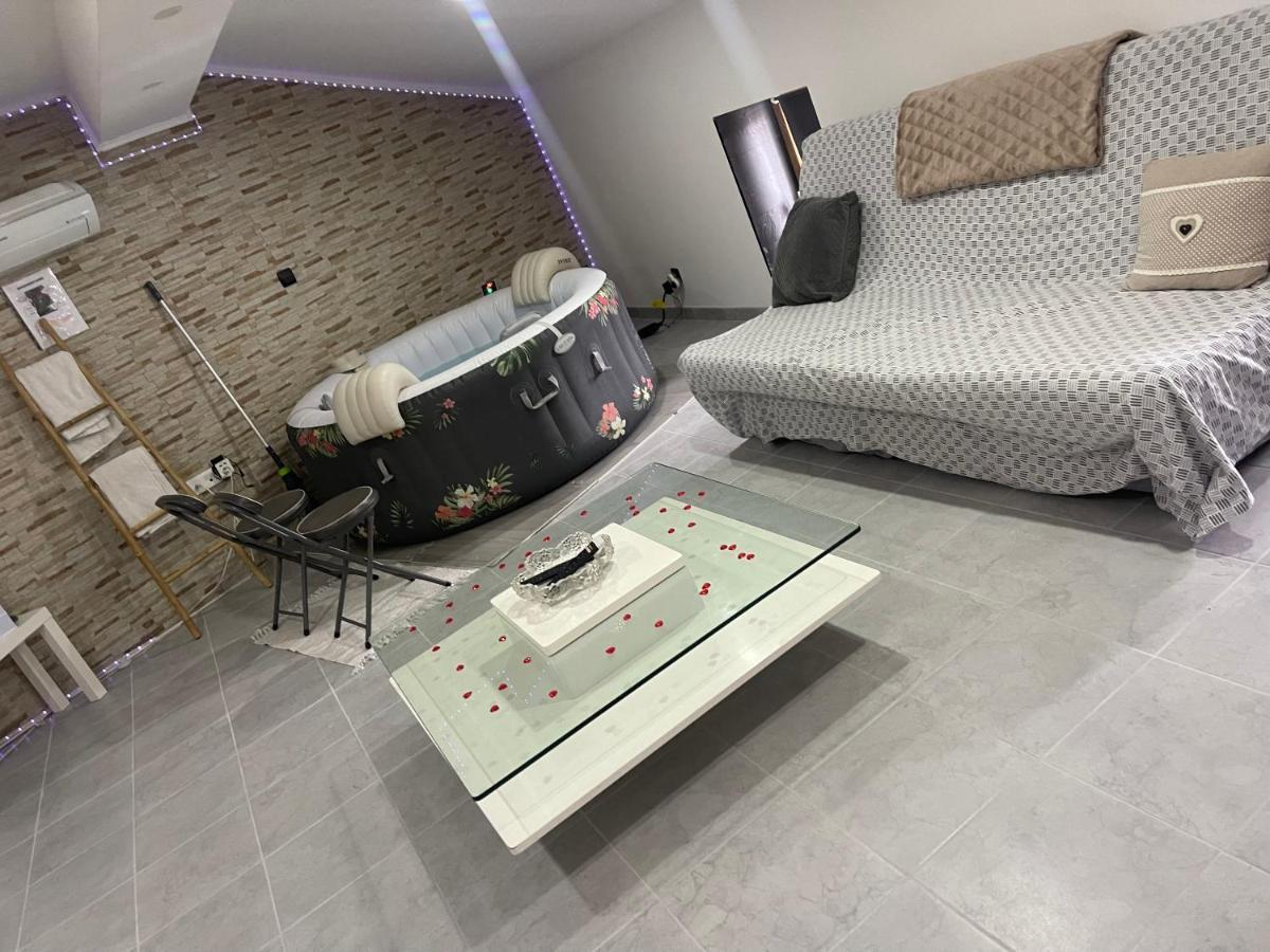 Love'Room Треб Екстер'єр фото